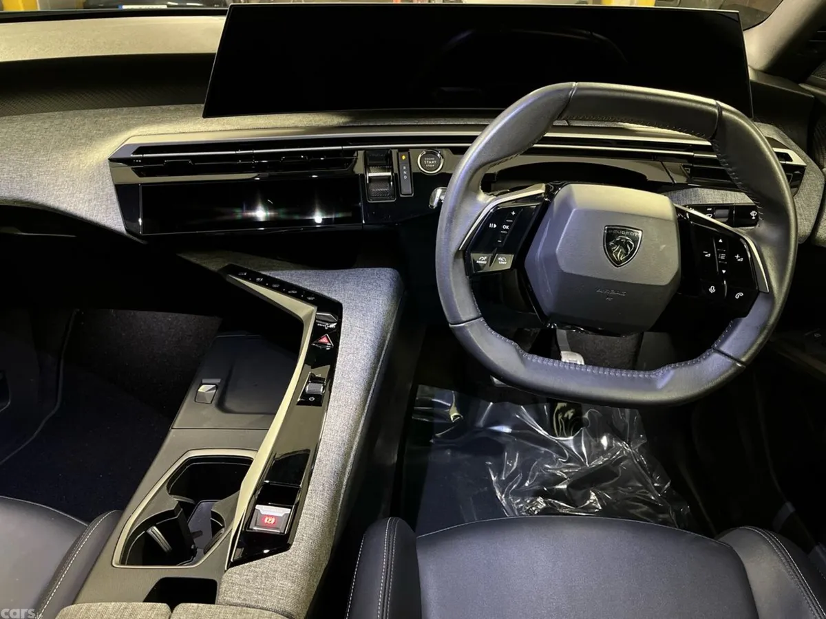Peugeot 3008 SUV, Electric, 2024, Blue