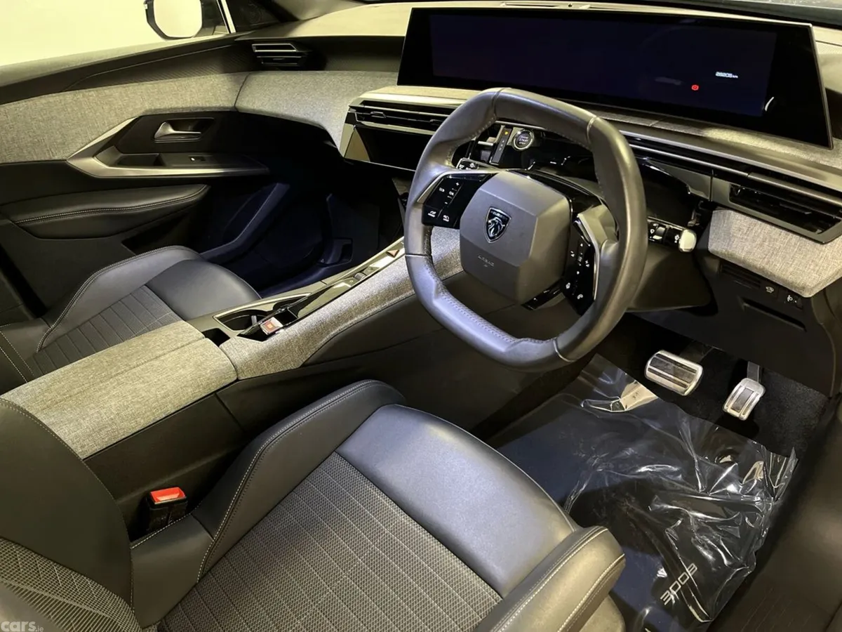 Peugeot 3008 SUV, Electric, 2024, Blue