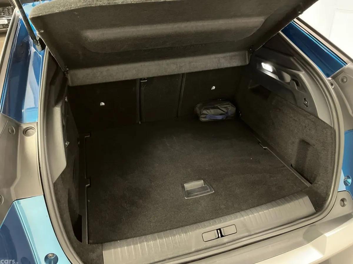 Peugeot 3008 SUV, Electric, 2024, Blue