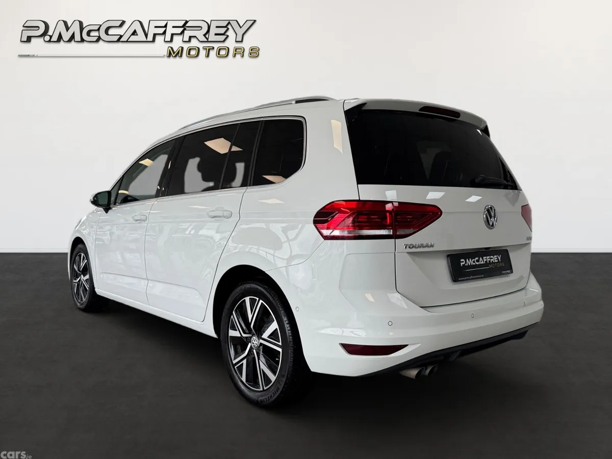 Volkswagen Touran MPV, Diesel, 2020, White