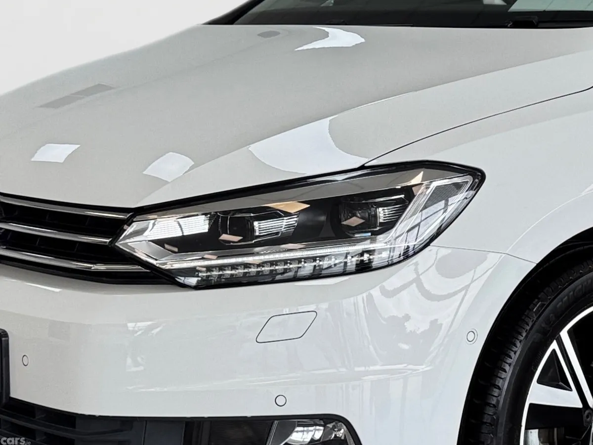 Volkswagen Touran MPV, Diesel, 2020, White