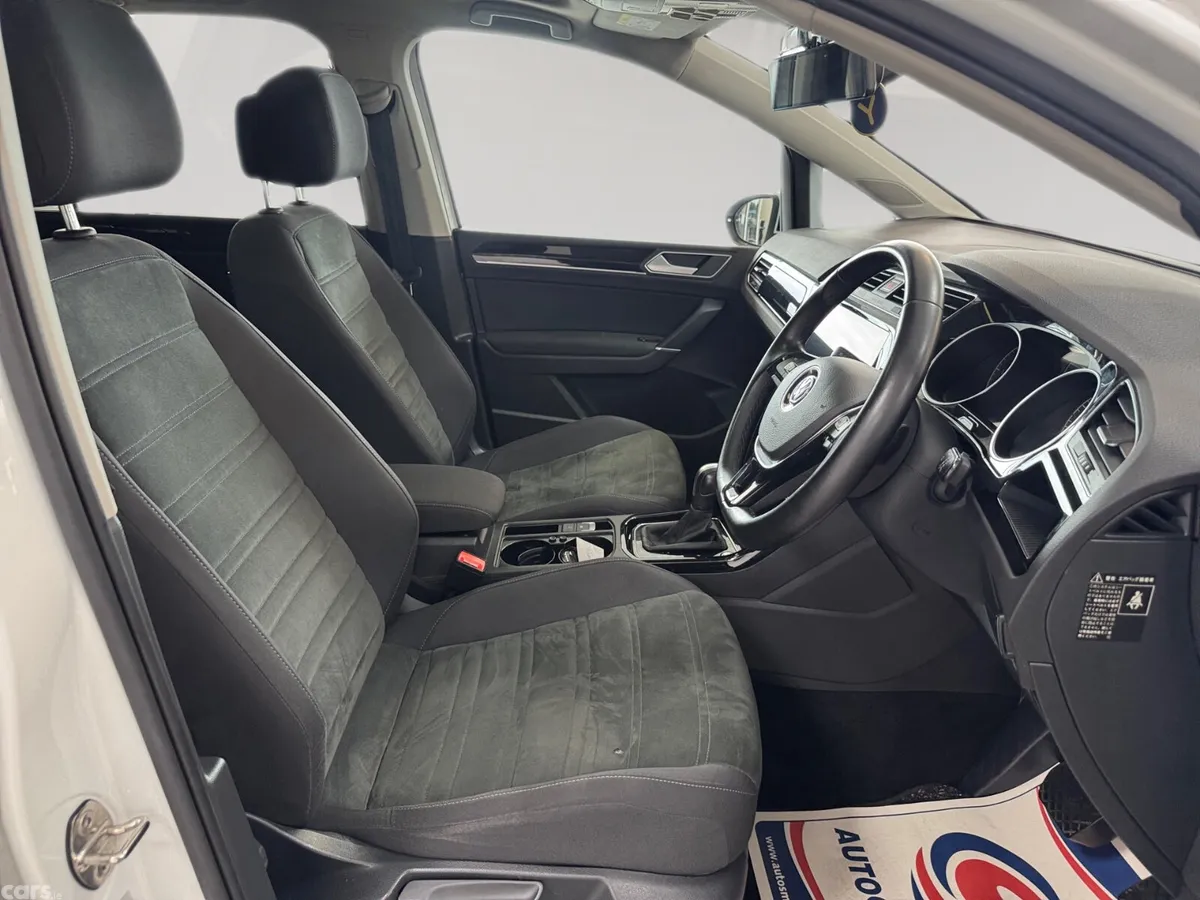Volkswagen Touran MPV, Diesel, 2020, White