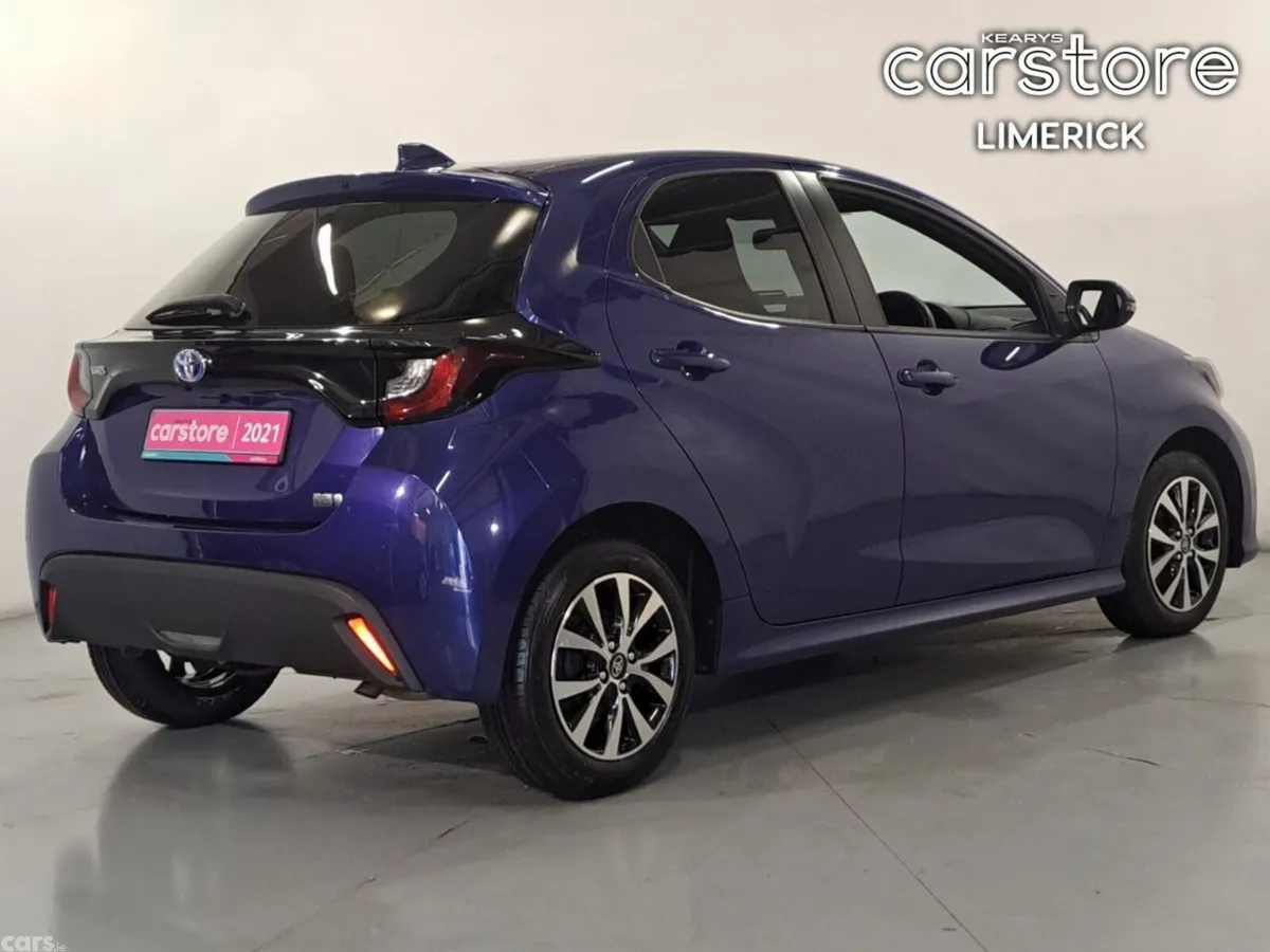 Toyota Yaris Hatchback, Petrol Hybrid, 2021, Blue