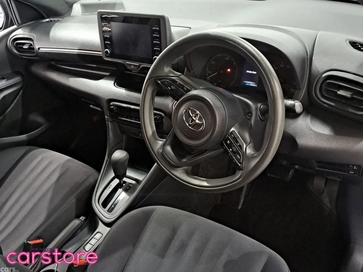 Toyota Yaris Hatchback, Petrol Hybrid, 2021, Blue
