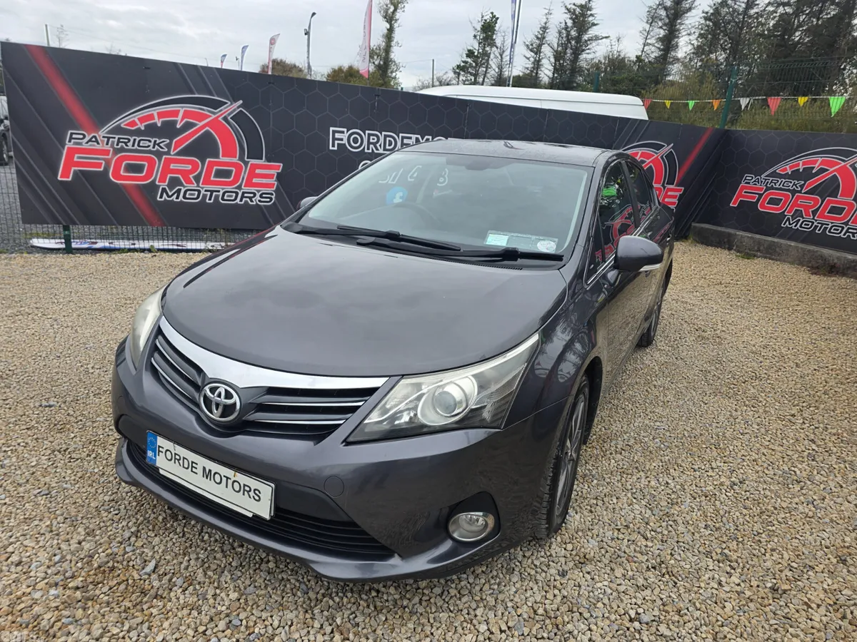 Toyota Avensis Saloon, Diesel, 2015, Grey