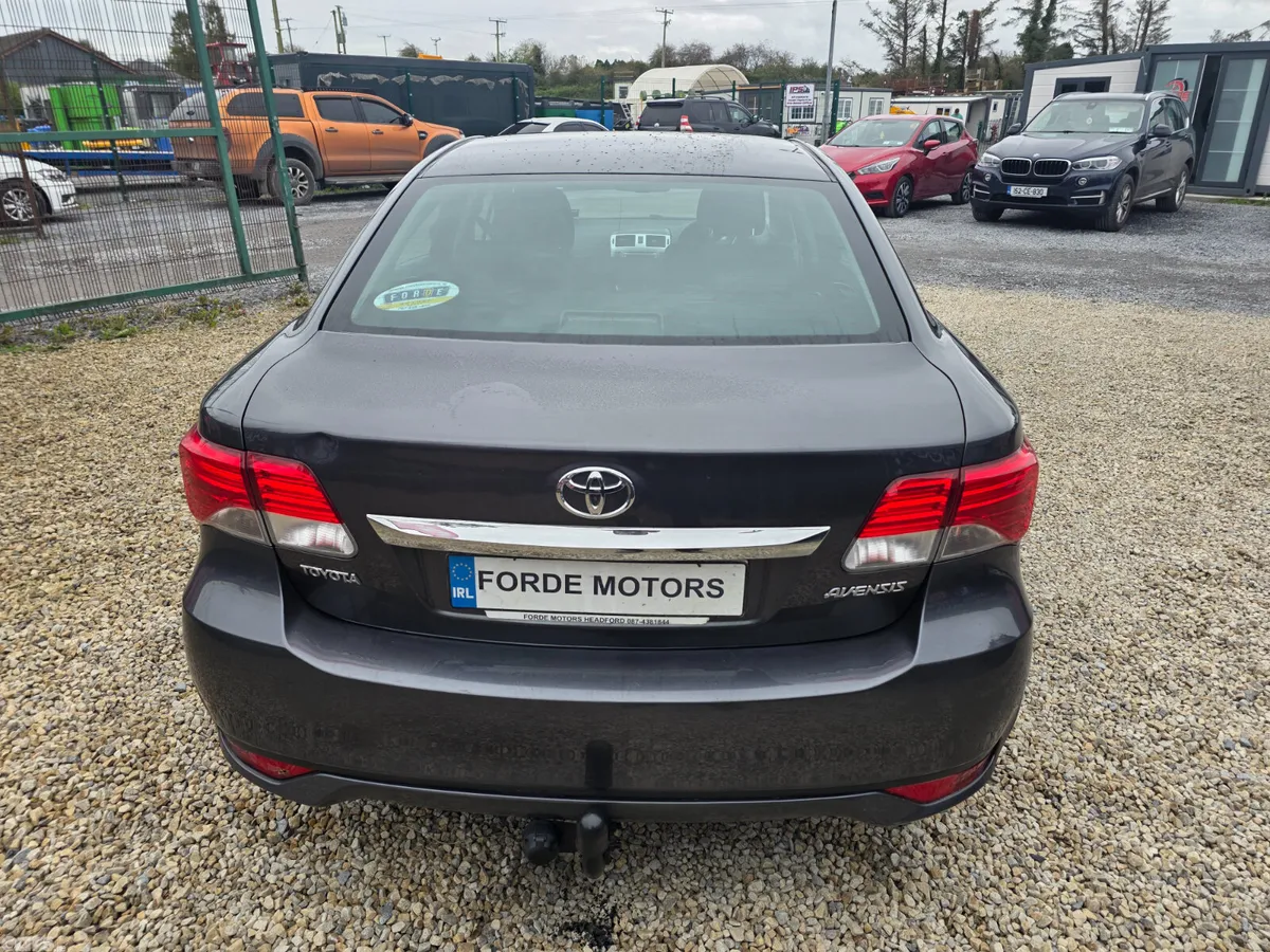 Toyota Avensis Saloon, Diesel, 2015, Grey