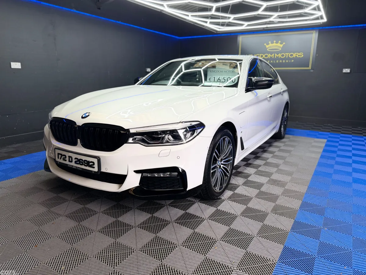 BMW 5-Series Saloon, Petrol Plug-in Hybrid, 2017, White