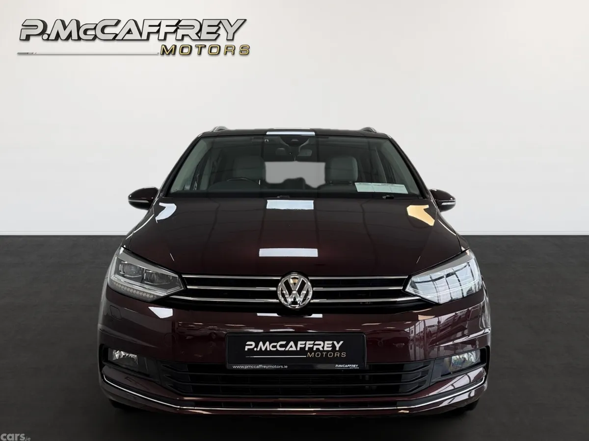 Volkswagen Touran MPV, Diesel, 2020, Red
