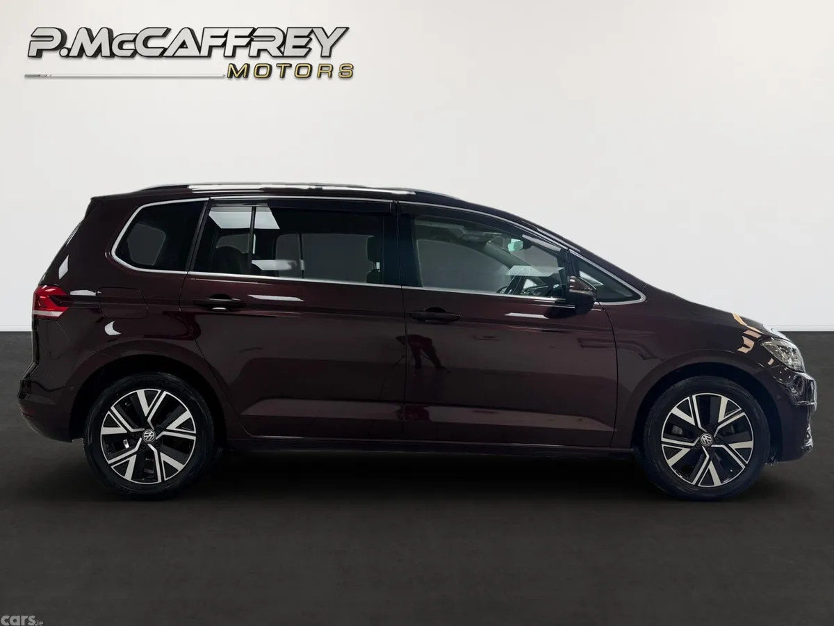 Volkswagen Touran MPV, Diesel, 2020, Red