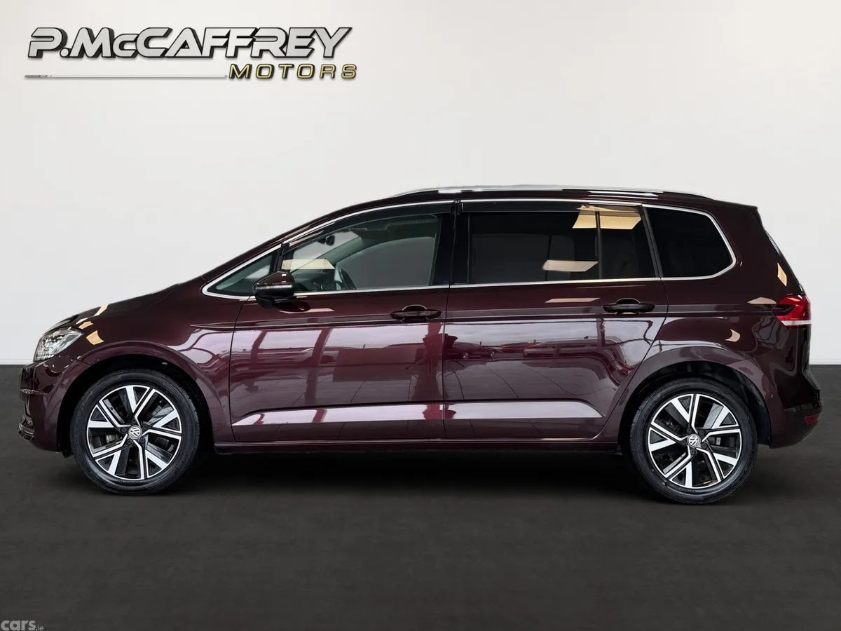 Volkswagen Touran MPV, Diesel, 2020, Red
