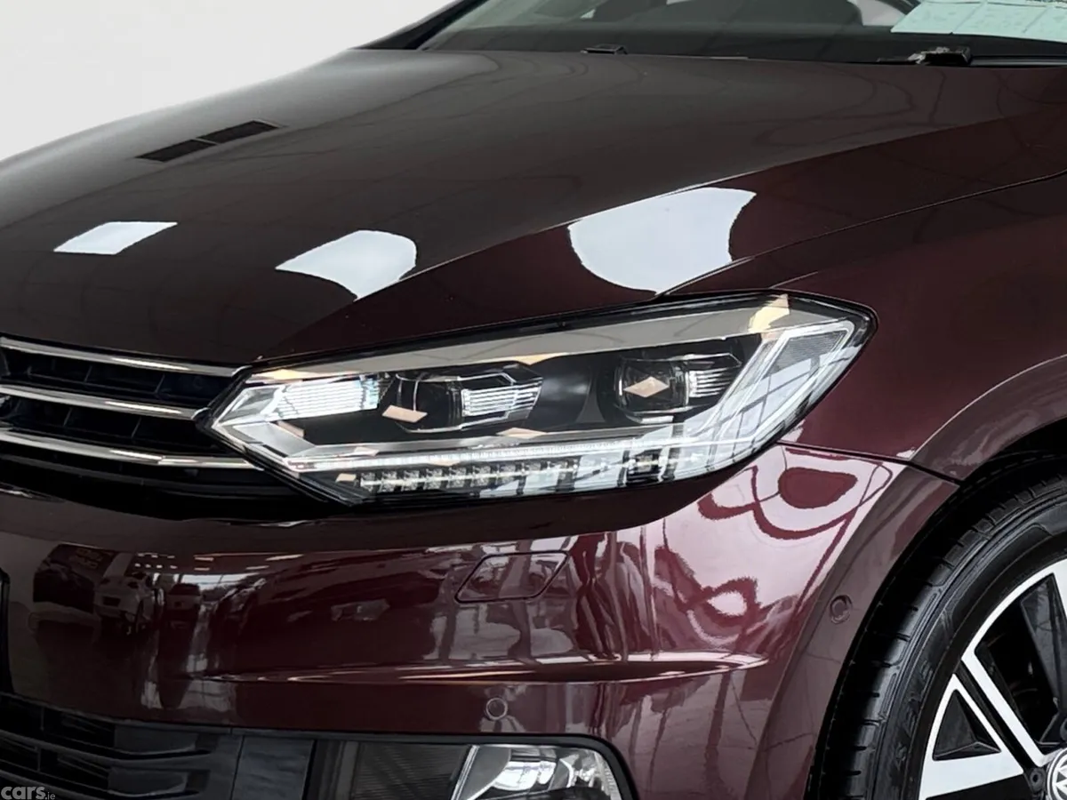 Volkswagen Touran MPV, Diesel, 2020, Red