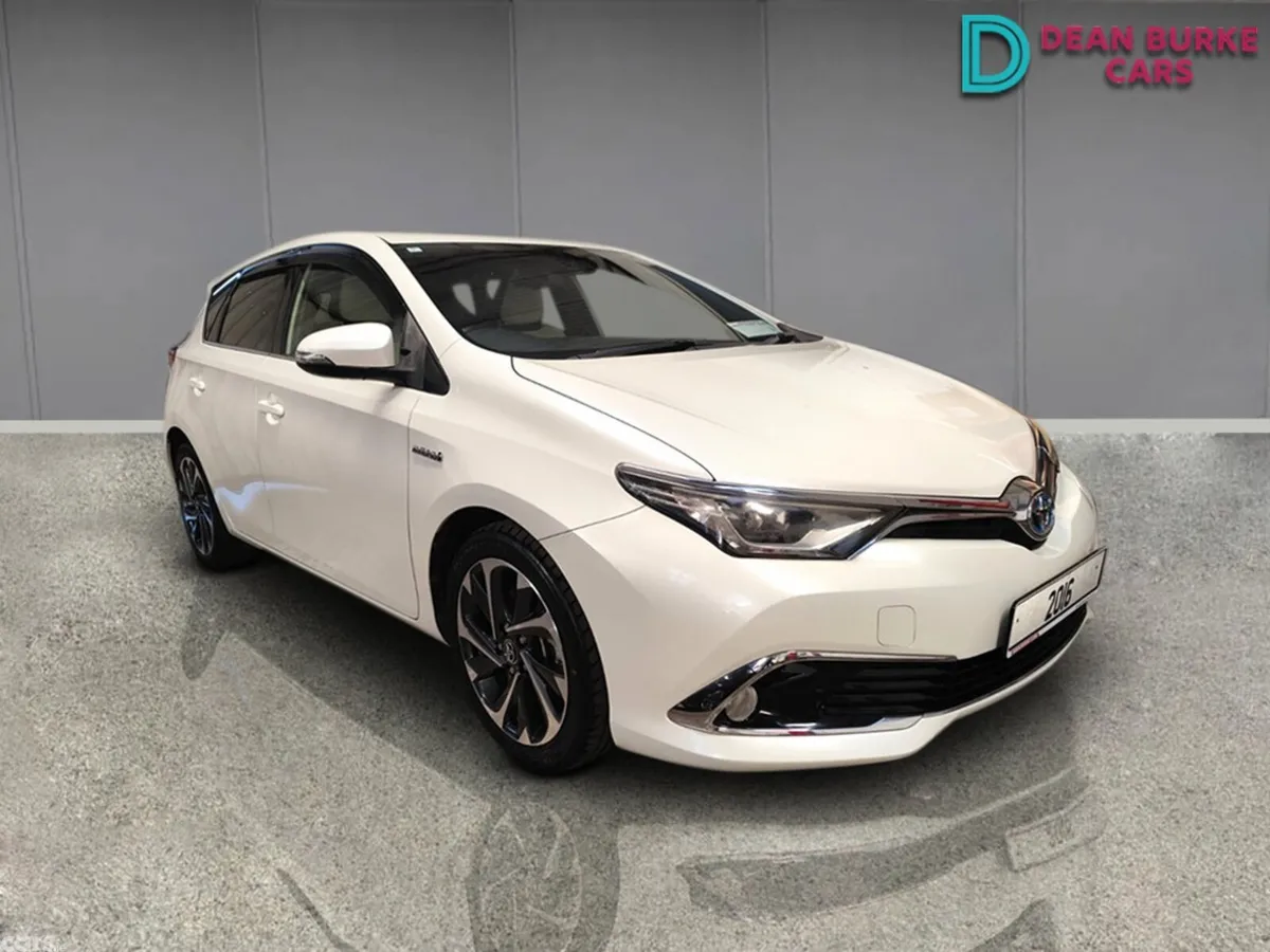 Toyota Auris MPV, Petrol Hybrid, 2016, White