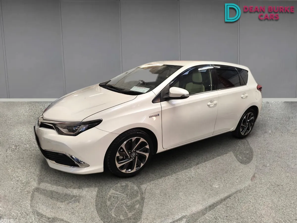 Toyota Auris MPV, Petrol Hybrid, 2016, White