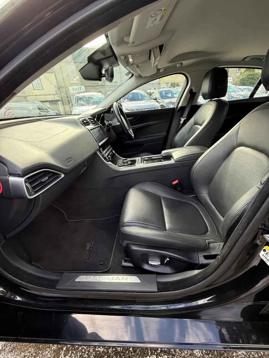 Jaguar XE Saloon, Diesel, 2019, Black