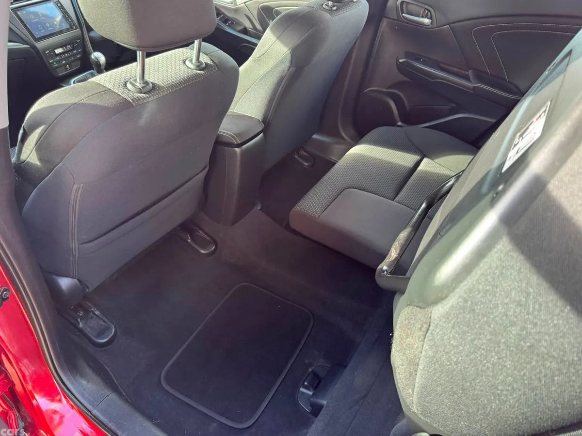 Honda Civic Hatchback, Diesel, 2016, Red