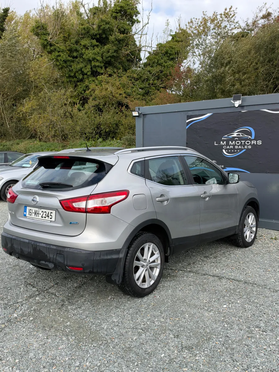 Nissan Qashqai Hatchback, Diesel, 2016, Silver