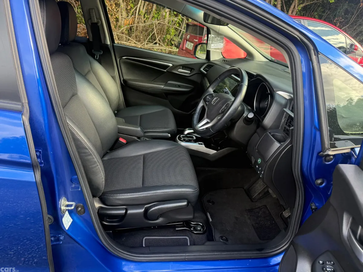 Honda Fit Hatchback, Petrol Hybrid, 2019, Blue