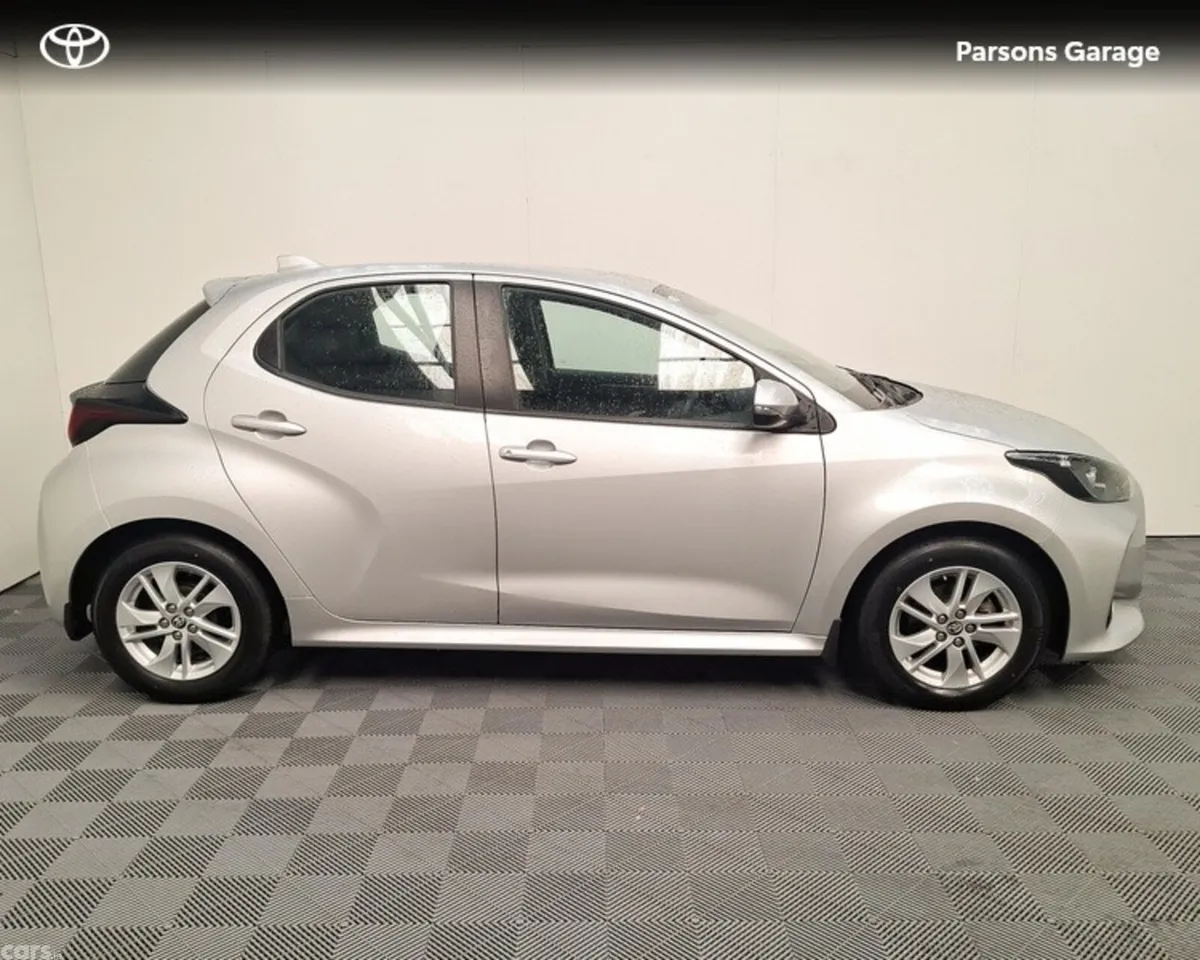 Toyota Yaris Hatchback, Petrol, 2021, Silver