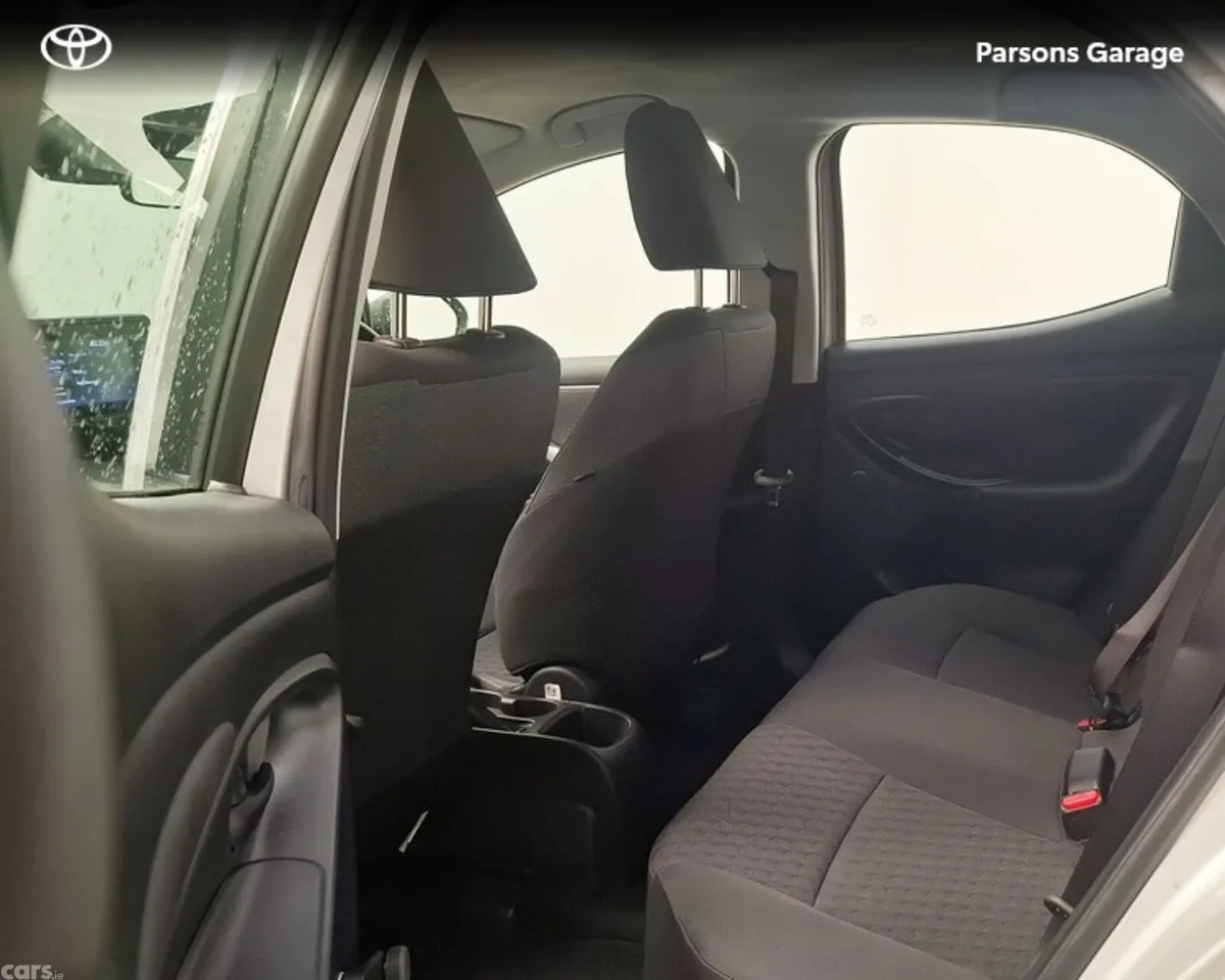 Toyota Yaris Hatchback, Petrol, 2021, Silver
