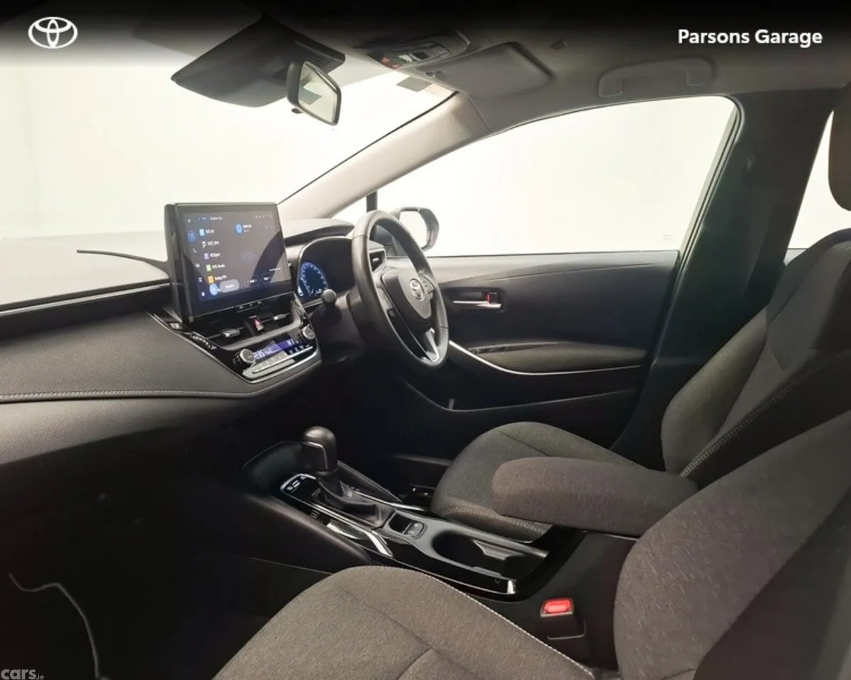 Toyota Corolla Saloon, Petrol Hybrid, 2024, Silver