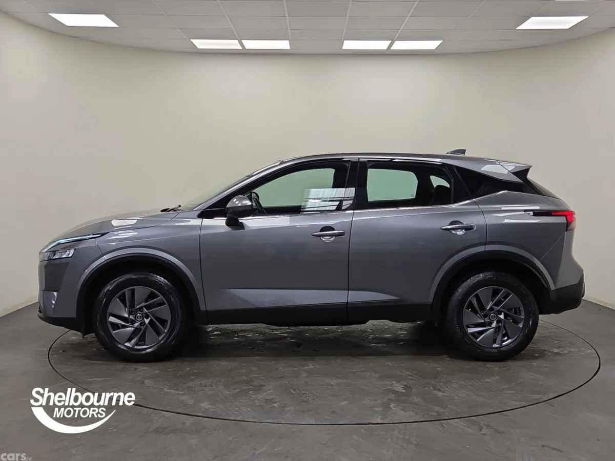 Nissan Qashqai Hatchback, Petrol, 2022, Grey