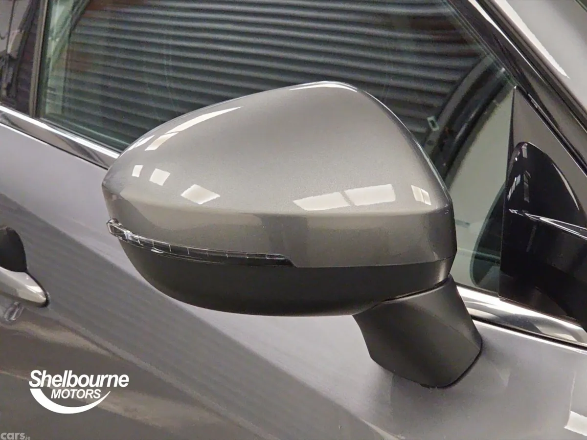 Nissan Qashqai Hatchback, Petrol, 2022, Grey