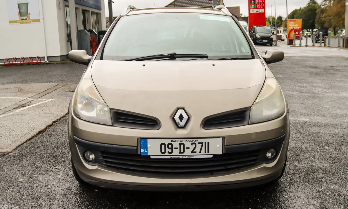 Renault Clio Estate, Petrol, 2009, Gold