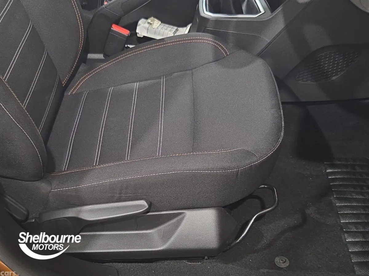 Dacia Sandero Stepway Hatchback, Petrol Gas, 2022, Orange