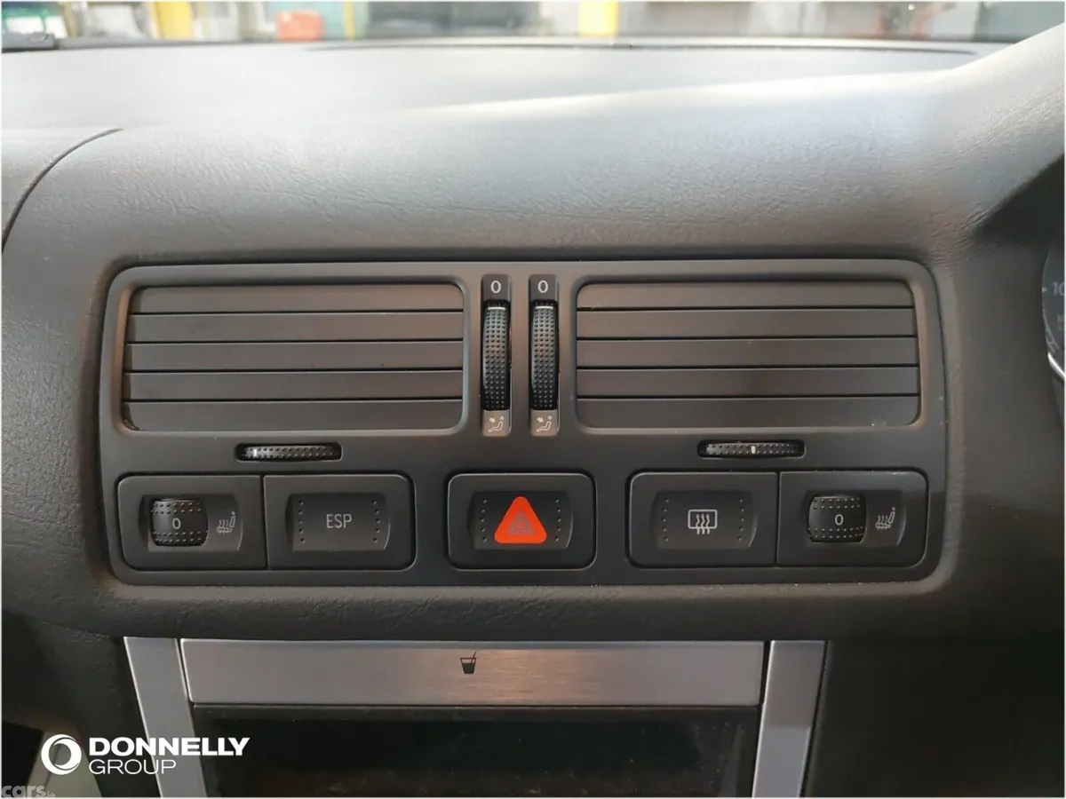 Volkswagen Golf Hatchback, Petrol, 2004, Black