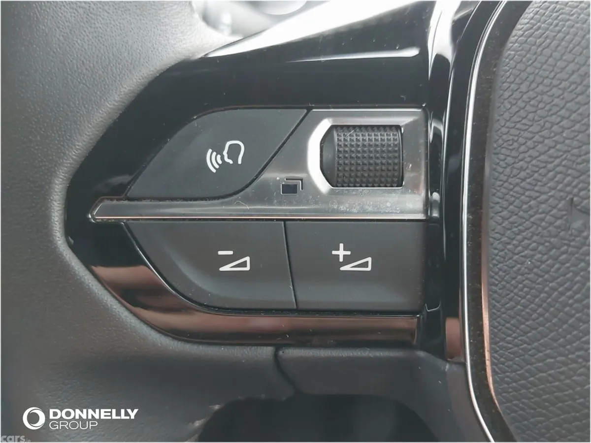 Peugeot 208 Hatchback, Petrol, 2023, Grey