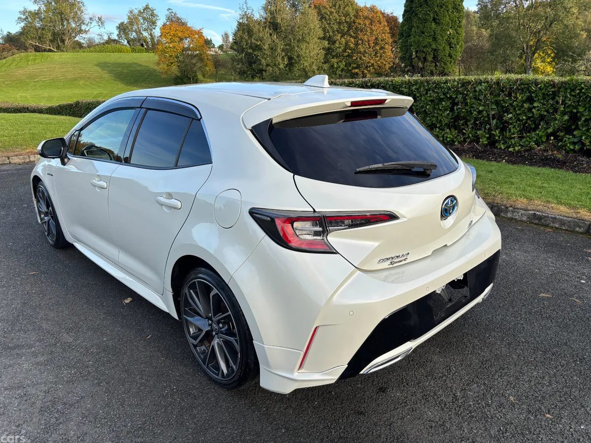 Toyota Corolla Hatchback, Petrol Hybrid, 2018, White