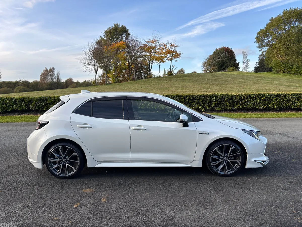 Toyota Corolla Hatchback, Petrol Hybrid, 2018, White