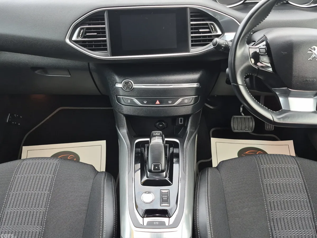 Peugeot 308 Hatchback, Diesel, 2019, Grey