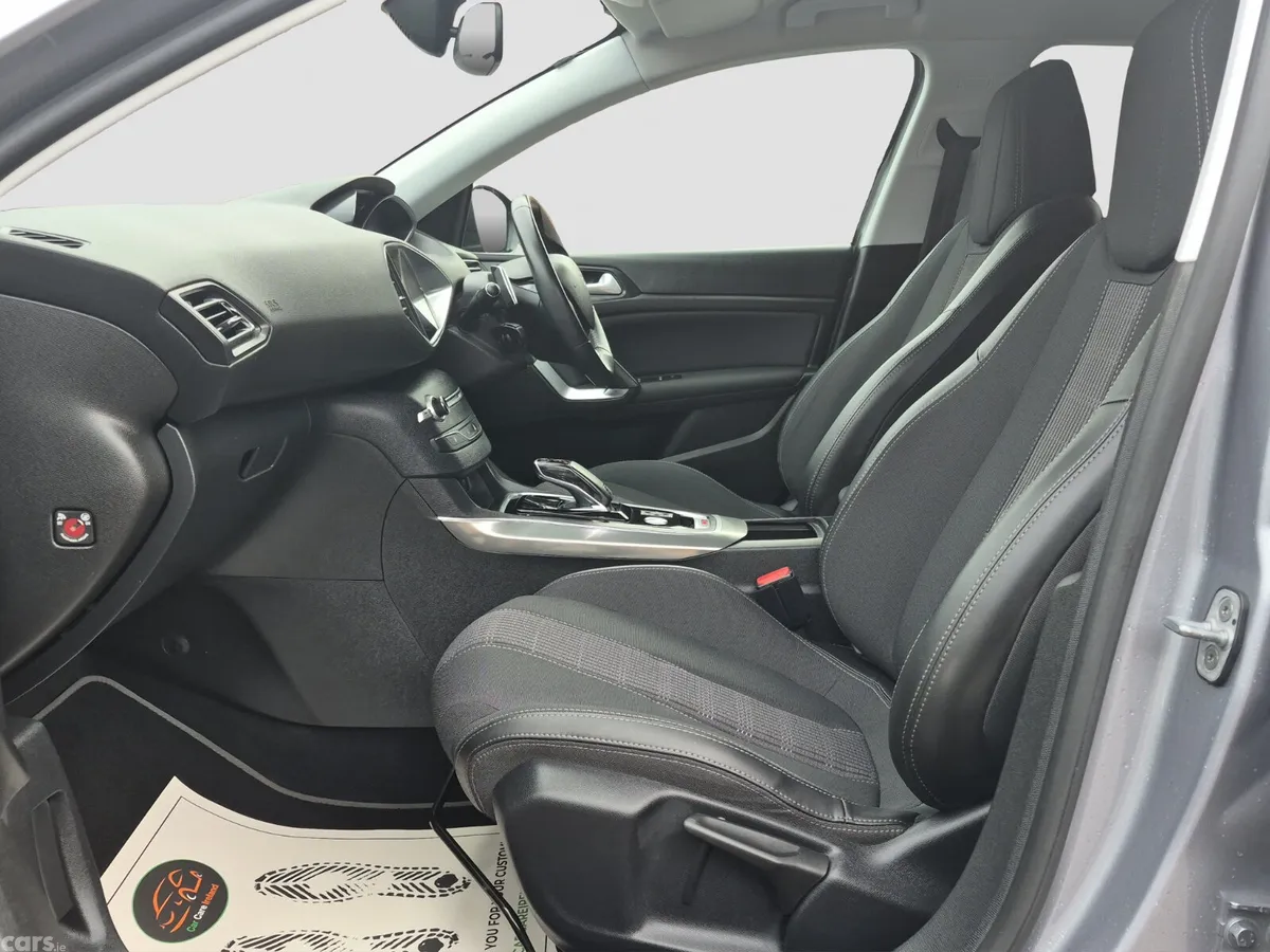 Peugeot 308 Hatchback, Diesel, 2019, Grey