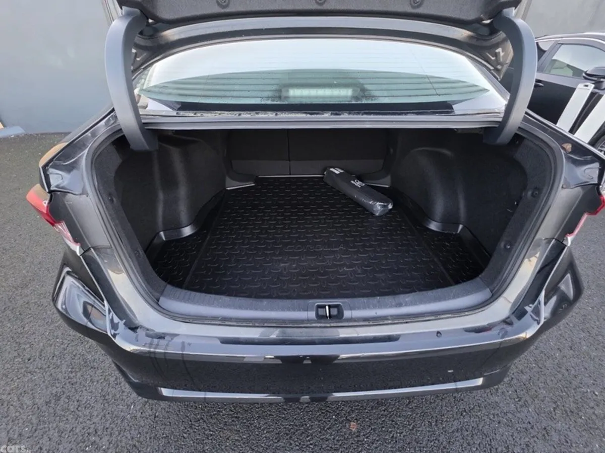 Toyota Corolla Saloon, Petrol Hybrid, 2021, Black