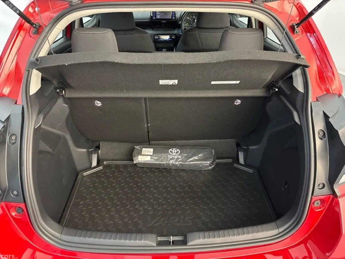 Toyota Yaris Hatchback, Petrol Hybrid, 2022, Red