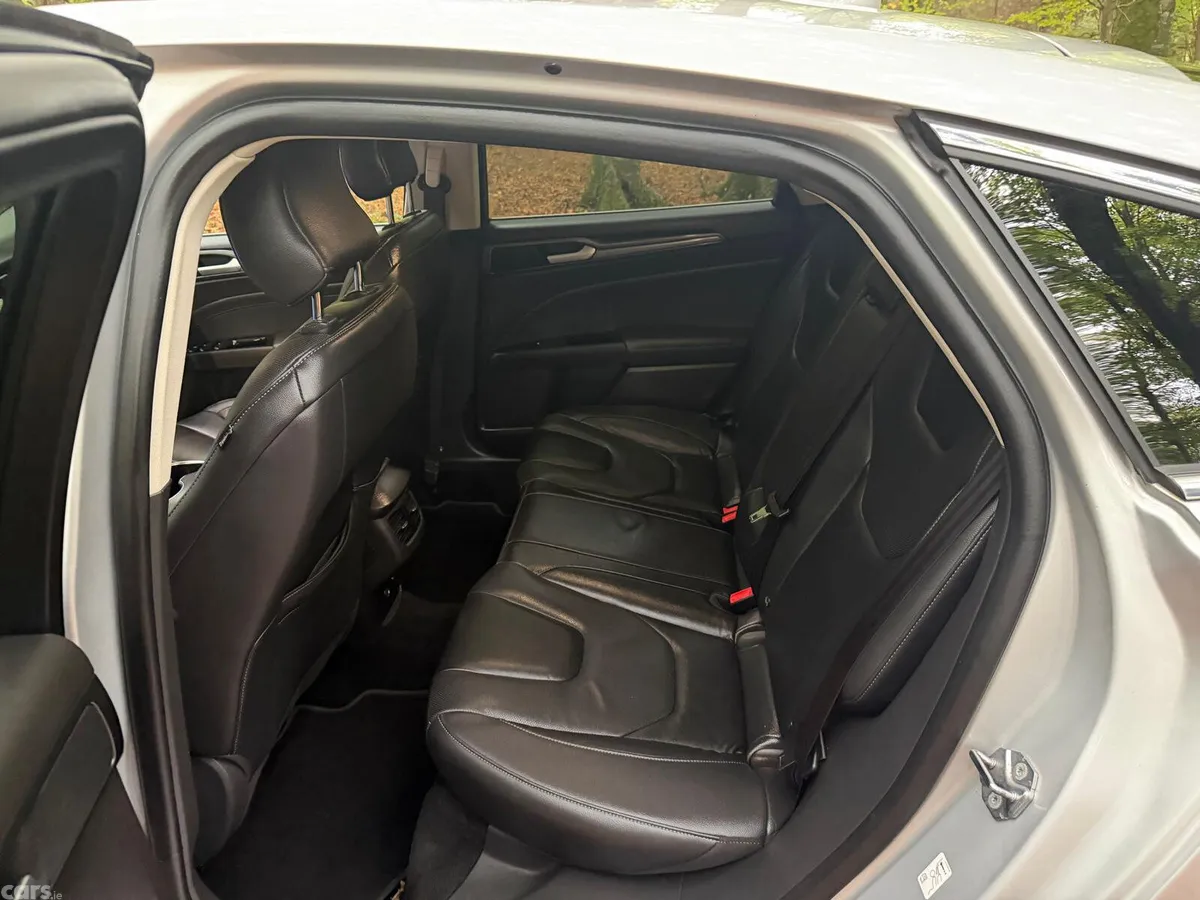Ford Mondeo Hatchback, Diesel, 2021, Grey