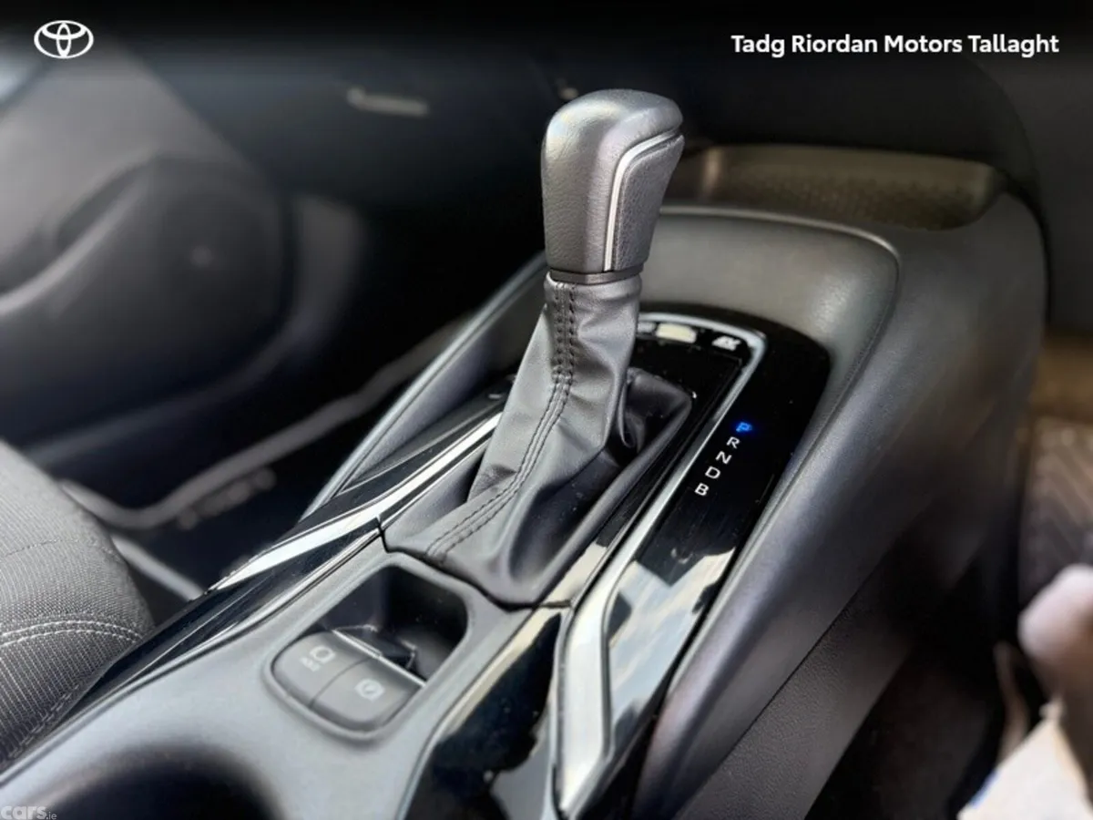 Toyota Corolla Saloon, Petrol Hybrid, 2023, Red