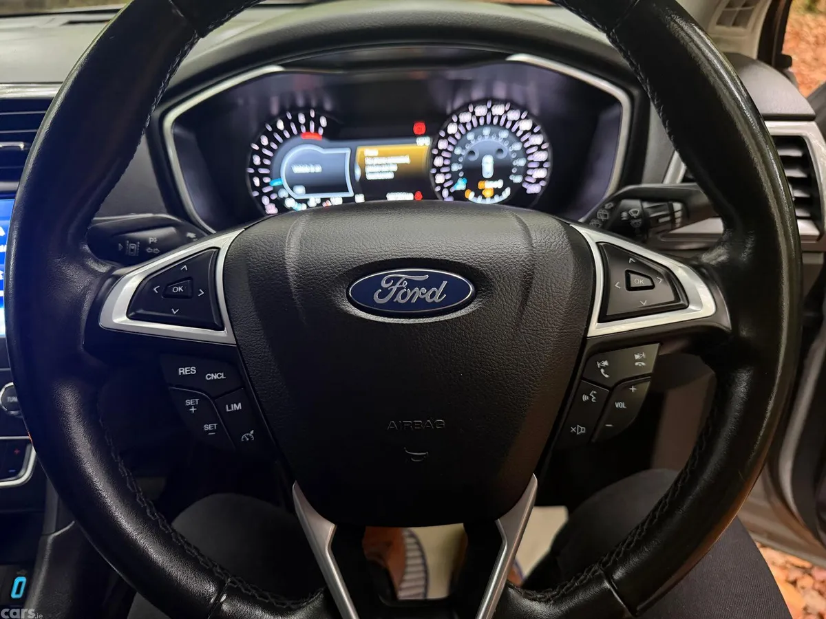 Ford Mondeo Hatchback, Diesel, 2021, Grey
