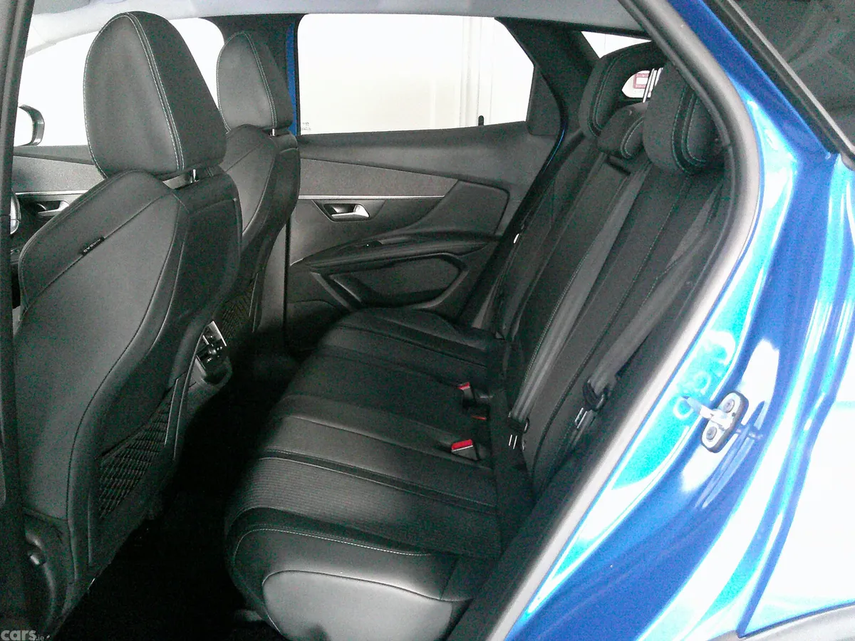 Peugeot 3008 SUV, Diesel, 2021, Blue