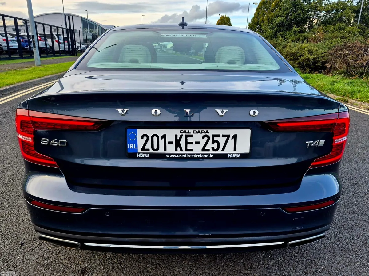 Volvo S60 Saloon, Petrol, 2020, Blue