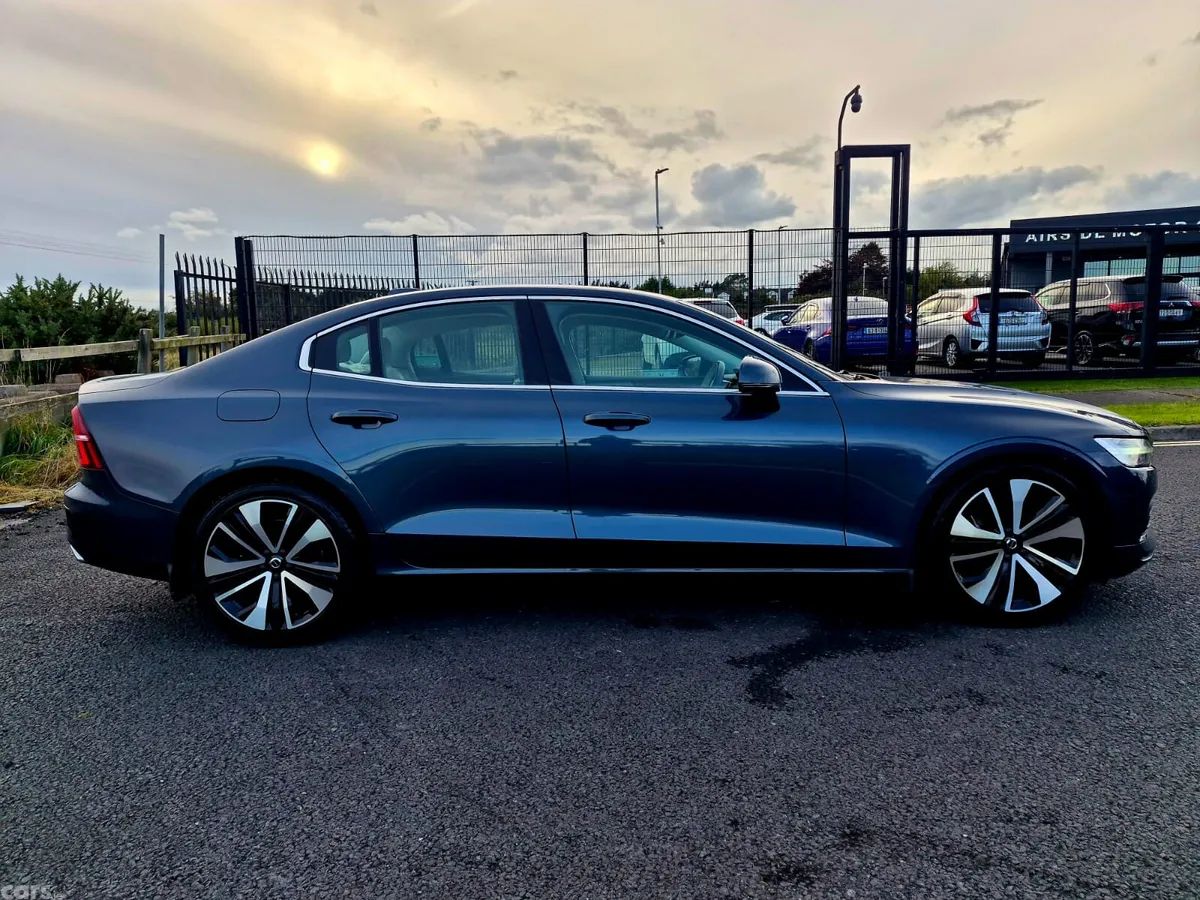 Volvo S60 Saloon, Petrol, 2020, Blue