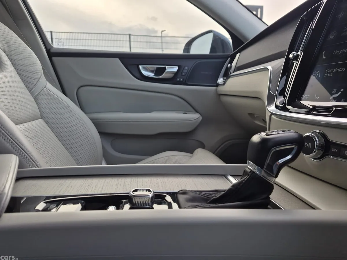 Volvo S60 Saloon, Petrol, 2020, Blue