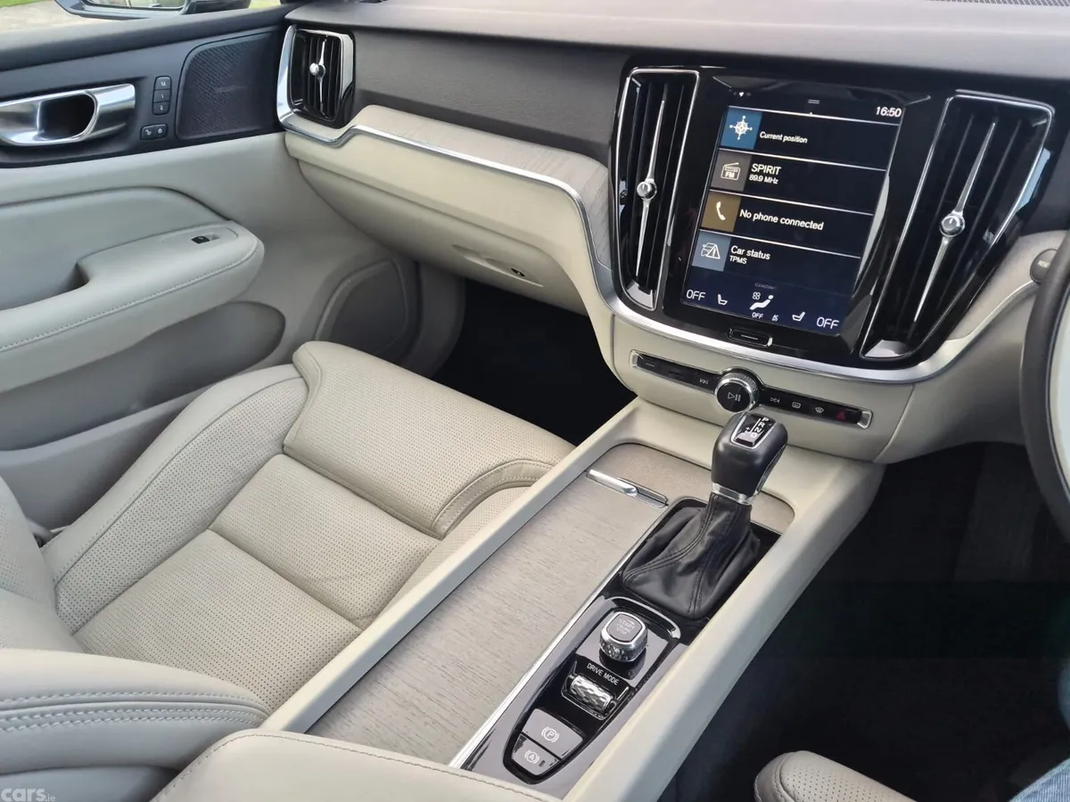 Volvo S60 Saloon, Petrol, 2020, Blue