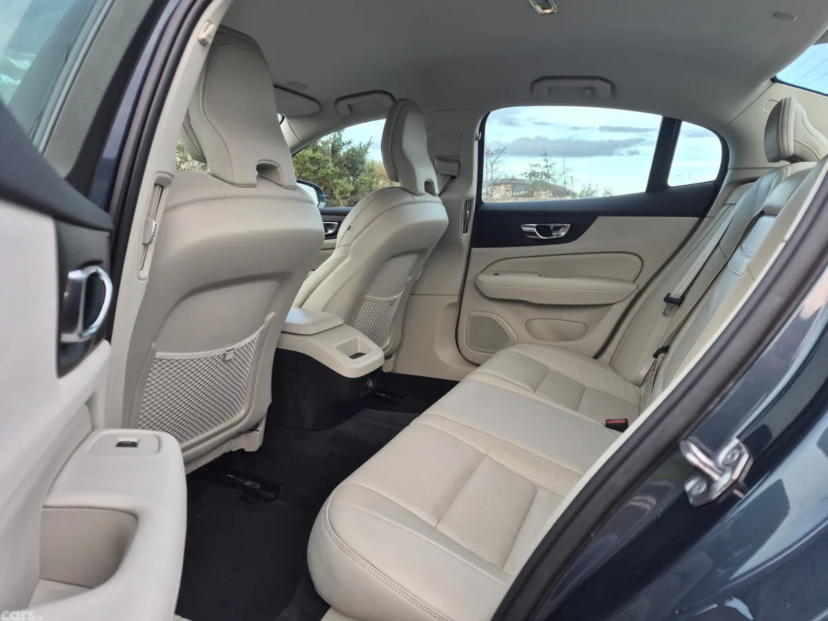 Volvo S60 Saloon, Petrol, 2020, Blue