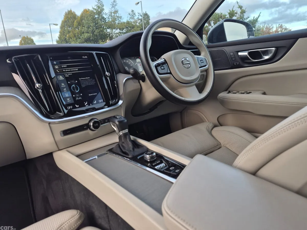 Volvo S60 Saloon, Petrol, 2020, Blue