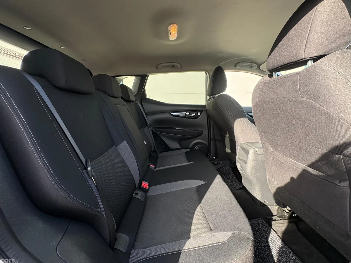 Nissan Qashqai Hatchback, Diesel, 2020, Grey