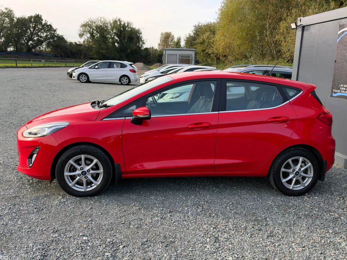 Ford Fiesta Hatchback, Petrol, 2018, Red