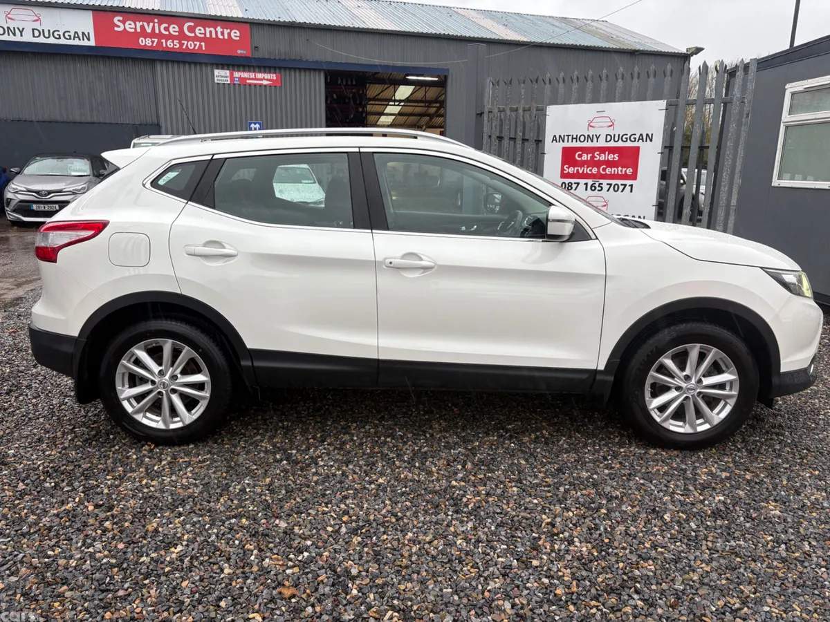 Nissan Qashqai Hatchback, Diesel, 2016, White