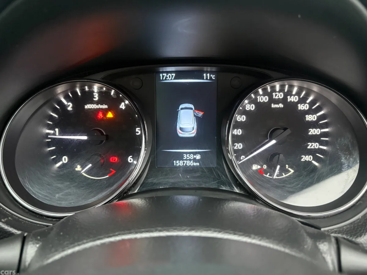 Nissan Qashqai Hatchback, Diesel, 2016, White